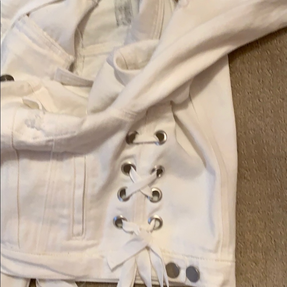 jean jacket. - Picture 4 of 4